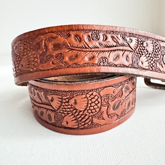 Vintage Leather HandTooled Leaf Acorn Motif Brown Belt - Picture 2 of 5